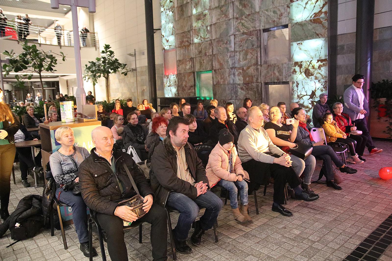 Nikola Warda na rockowo o miłości w Galerii Piastów