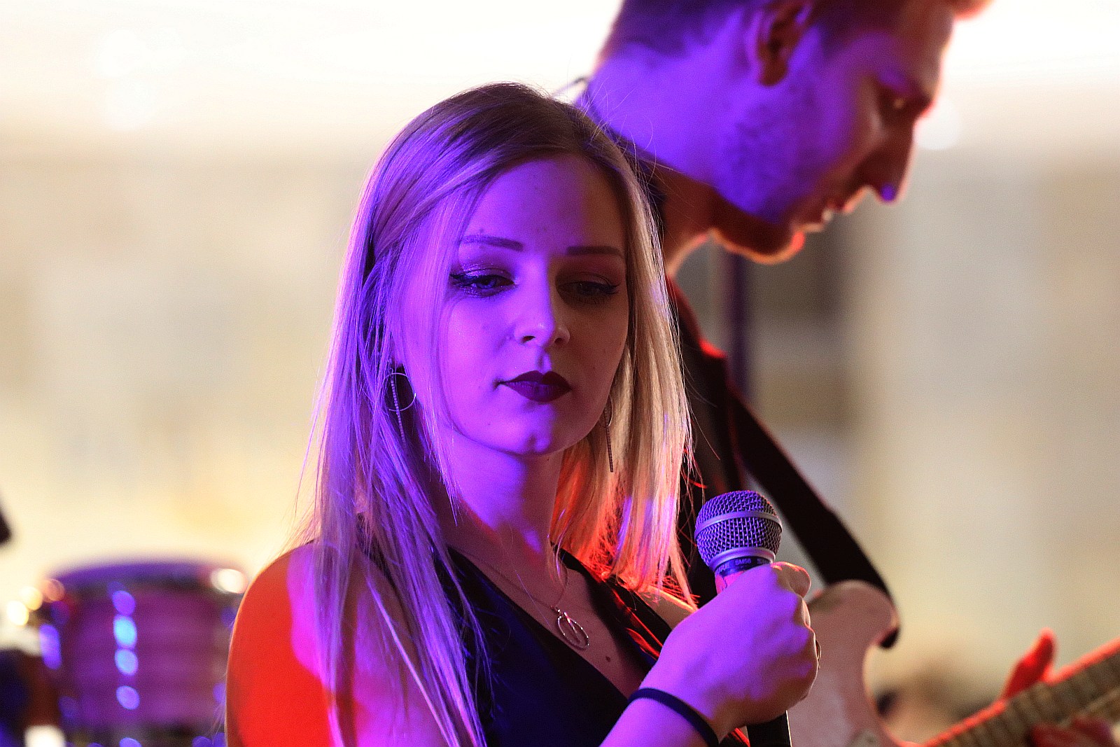 Nikola Warda na rockowo o miłości w Galerii Piastów