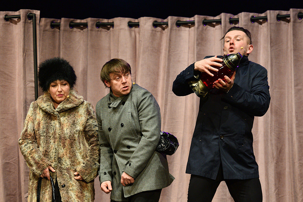 Kabaret Jurki rozśmieszał w piątek w Sali Maneżowej