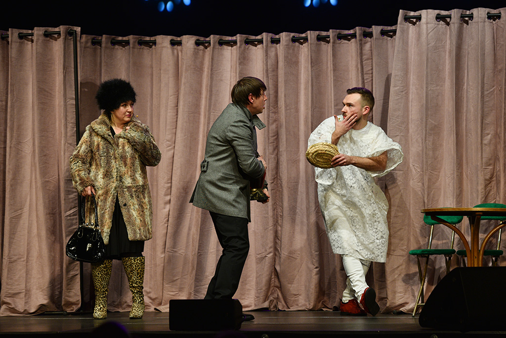 Kabaret Jurki rozśmieszał w piątek w Sali Maneżowej