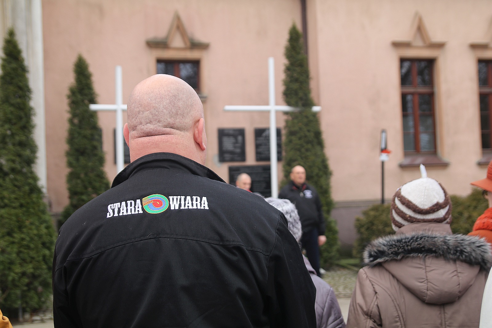 Zapalili znicze na grobach walczących o niepodległość