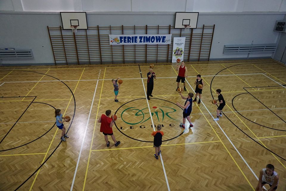 Zimowe ferie w wiosenną pogodę przygotowane przez OSIR