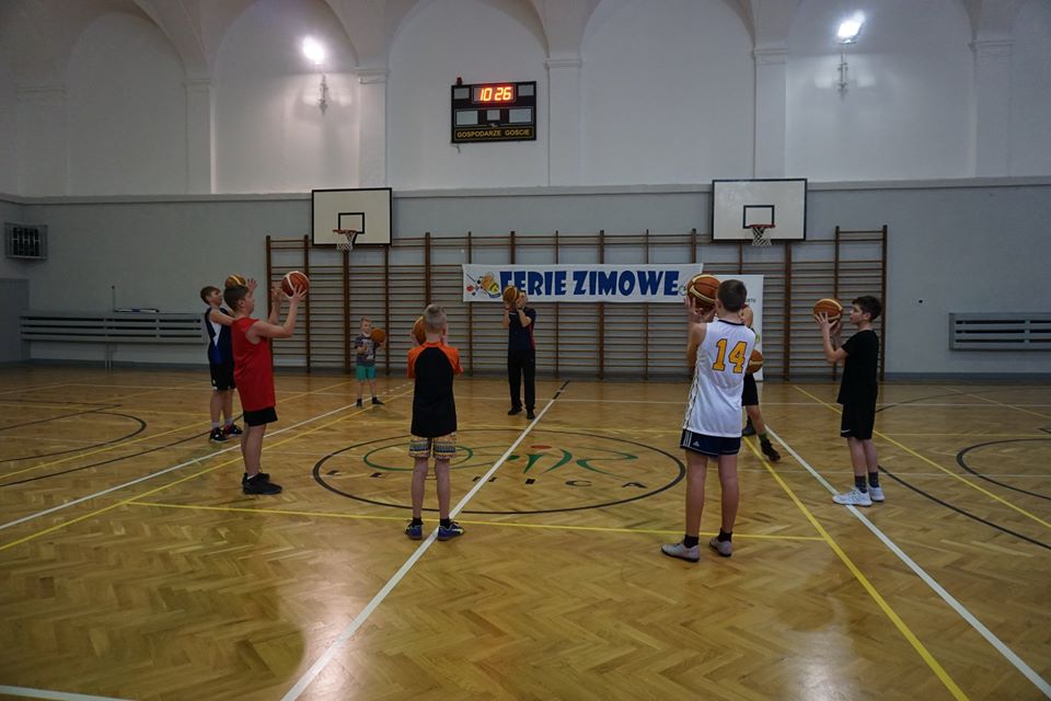 Zimowe ferie w wiosenną pogodę przygotowane przez OSIR