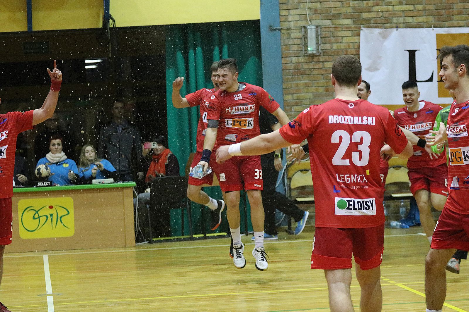 Niespodzianka na Lotniczej! Siódemka Miedź gra dalej!