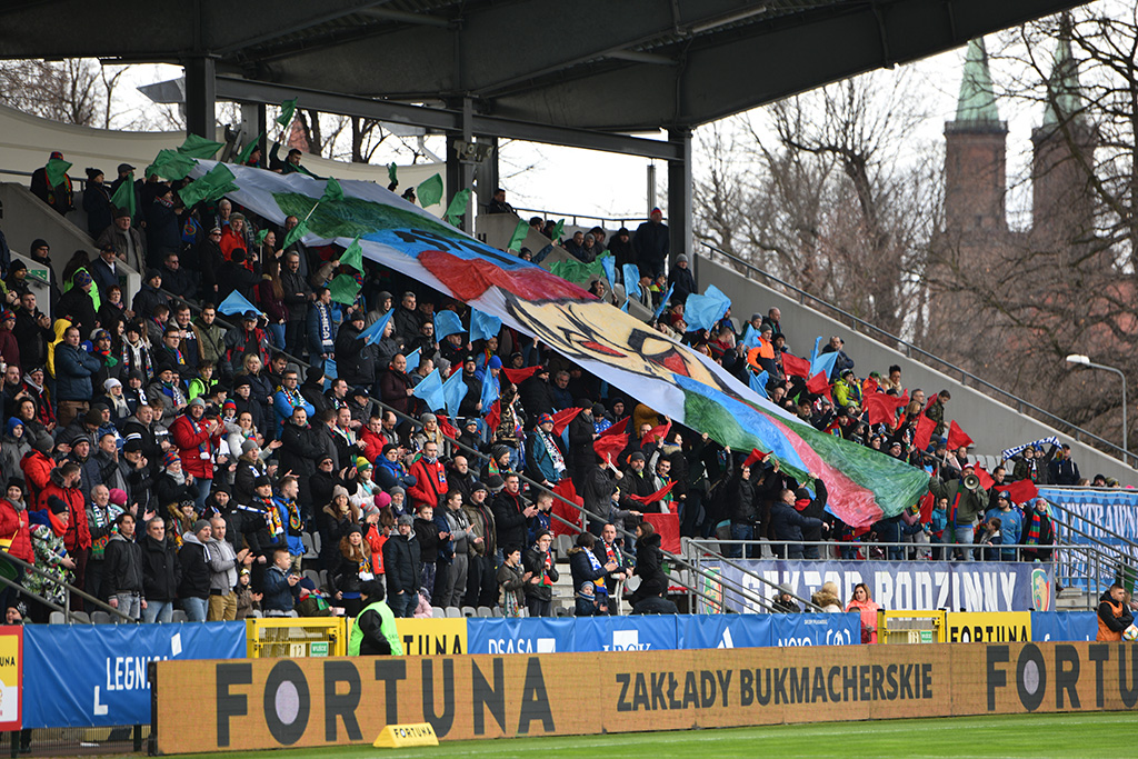 Słaby początek Miedzi Legnica. Porażka z Zagłębiem  Sosnowiec