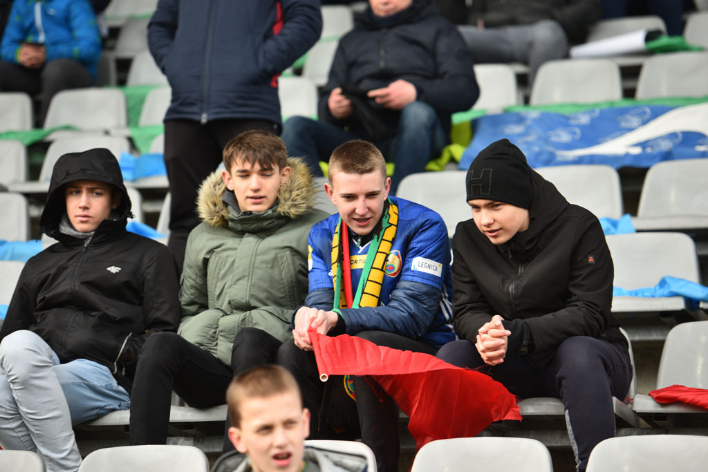 Tak dopingowali kibice Miedzi podczas meczu z Sosnowcem
