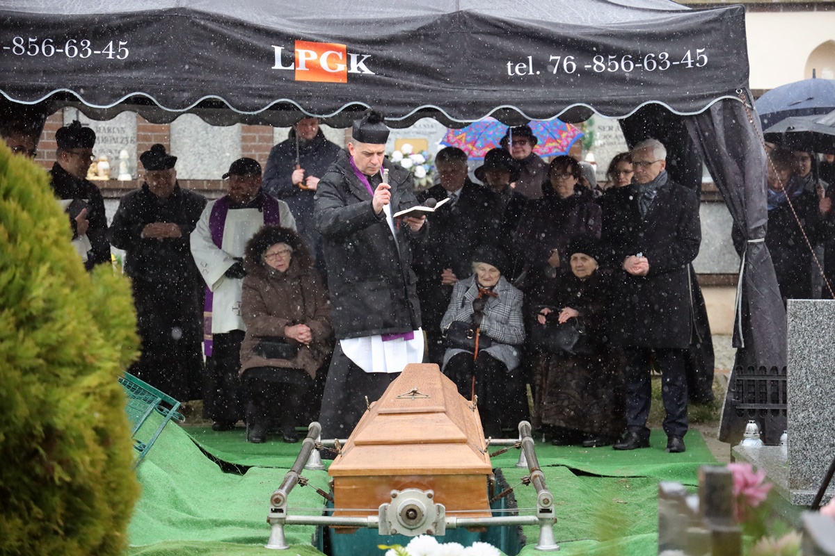 Pożegnaliśmy Henryka Obremskiego na cmentarzu komunalnym