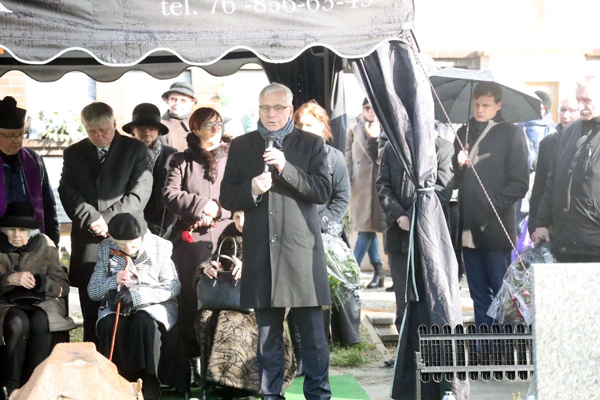 Pożegnaliśmy Henryka Obremskiego na cmentarzu komunalnym