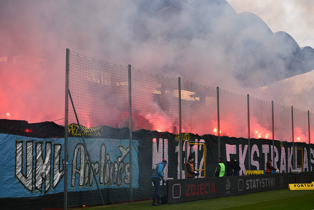 Słaby początek Miedzi Legnica. Porażka z Zagłębiem  Sosnowiec