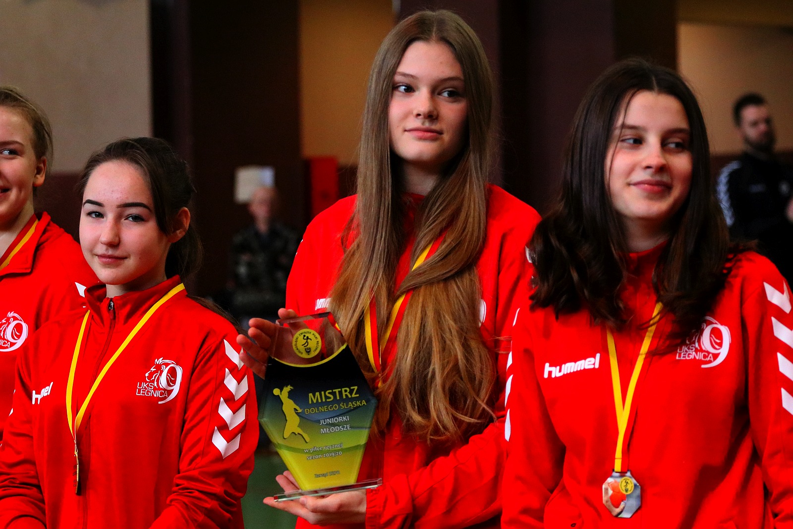 Ceremonia wręczenia złotych medali dla piłkarek ręcznych