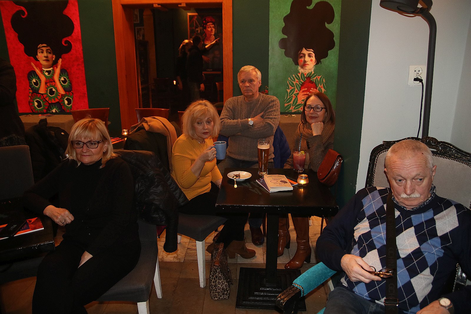 Drakula i Lennon w teatralnej kawiarni Art Cafe Modjeska
