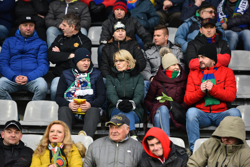Tak dopingowali kibice Miedzi podczas meczu z Chojniczanką