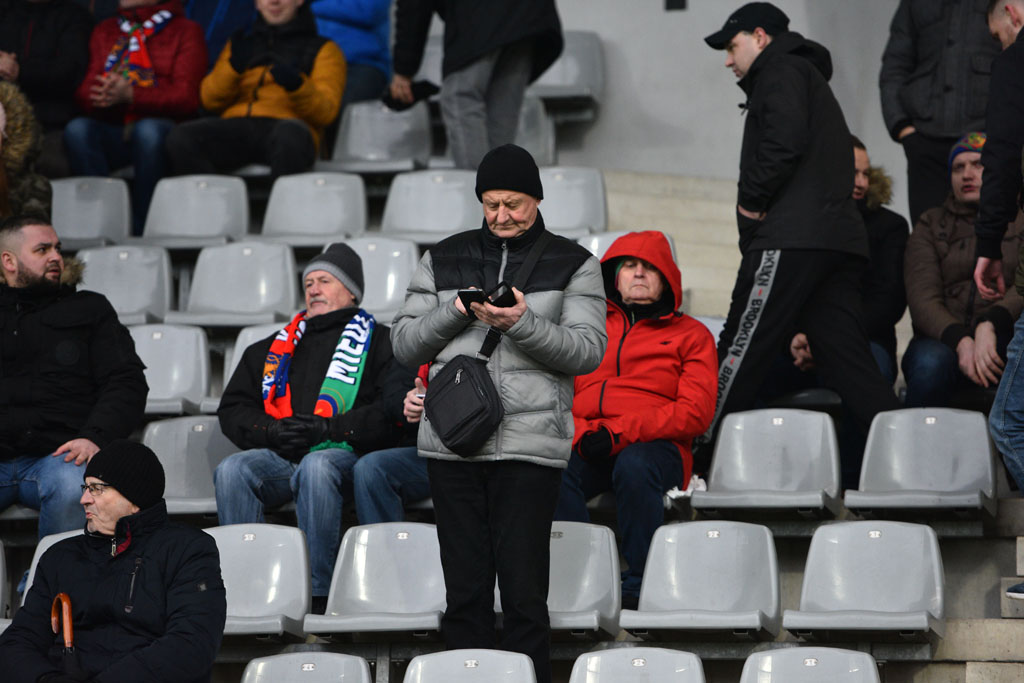 Tak dopingowali kibice Miedzi podczas meczu z Chojniczanką
