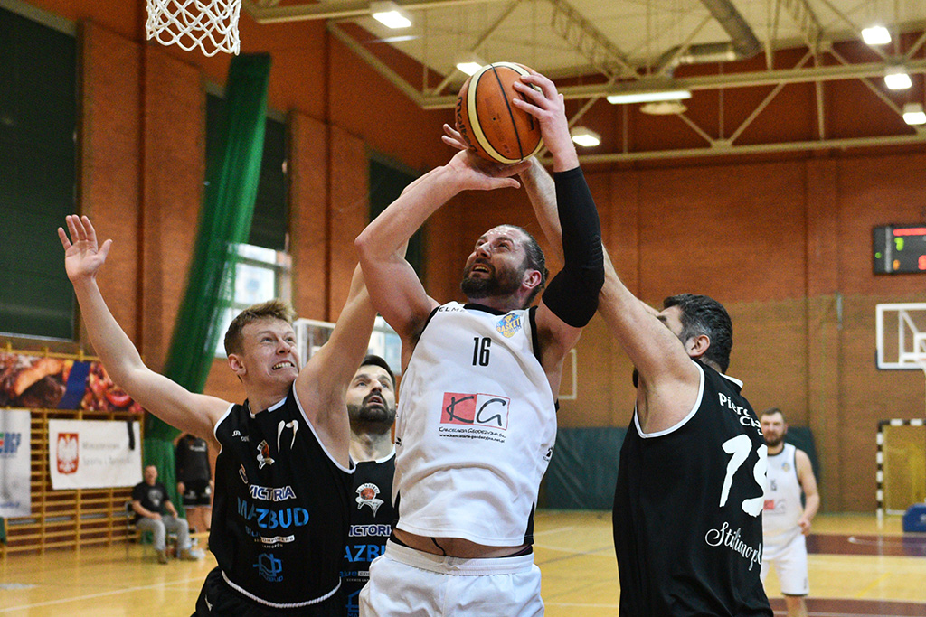 Basket Legnica przegrał we własnej hali ze Szczawnem Zdrój