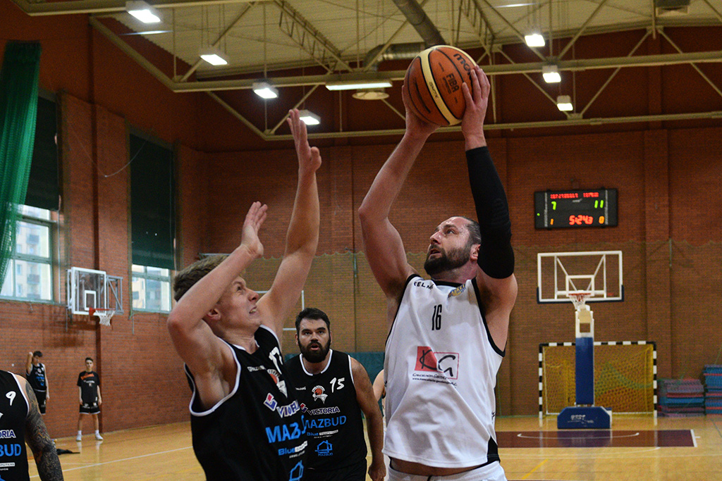Basket Legnica przegrał we własnej hali ze Szczawnem Zdrój
