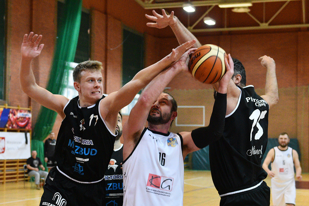 Basket Legnica przegrał we własnej hali ze Szczawnem Zdrój