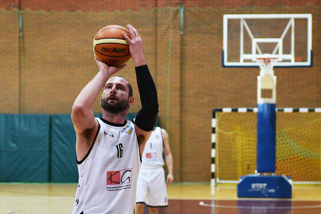 Basket Legnica przegrał we własnej hali ze Szczawnem Zdrój