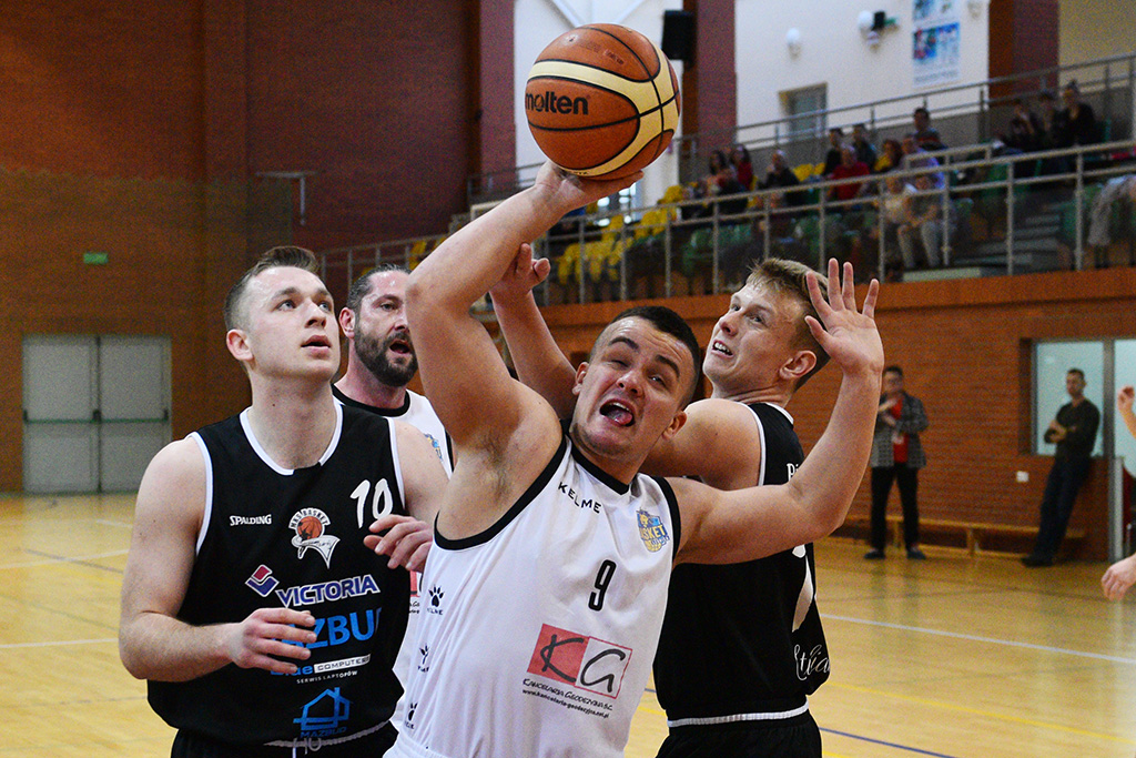 Basket Legnica przegrał we własnej hali ze Szczawnem Zdrój