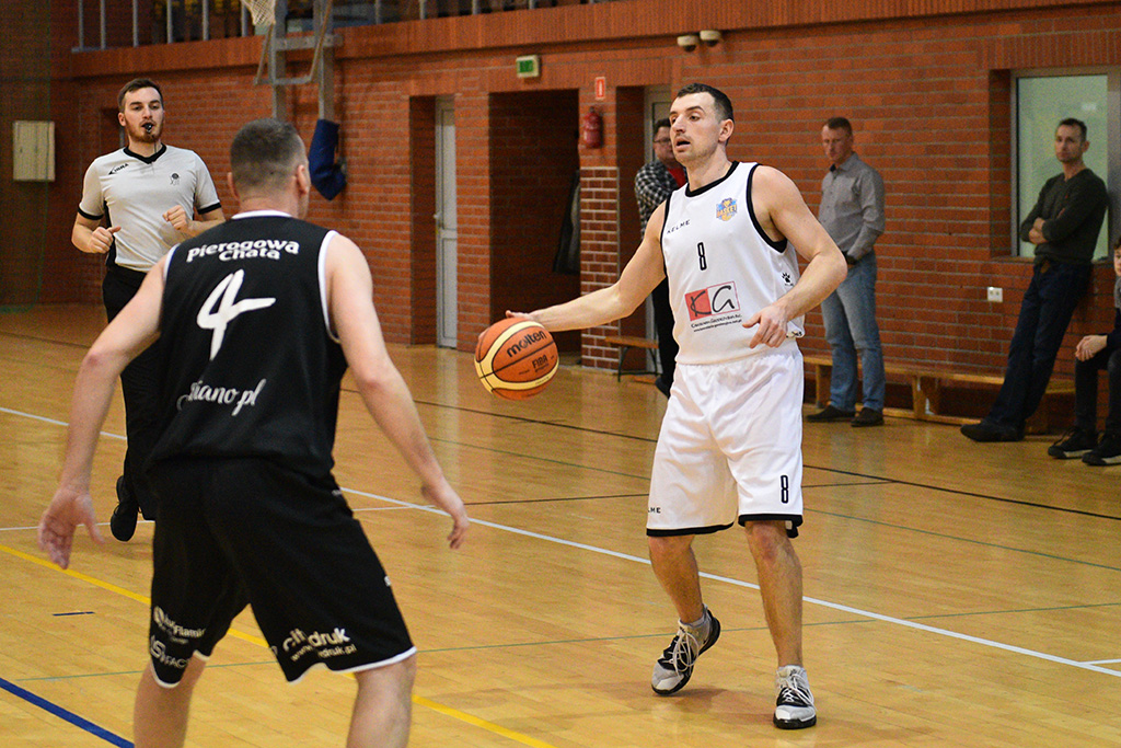 Basket Legnica przegrał we własnej hali ze Szczawnem Zdrój