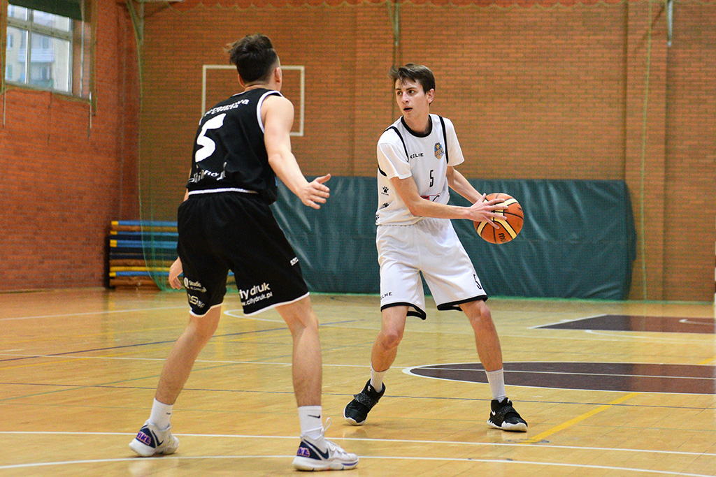 Basket Legnica przegrał we własnej hali ze Szczawnem Zdrój