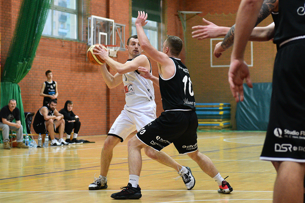 Basket Legnica przegrał we własnej hali ze Szczawnem Zdrój