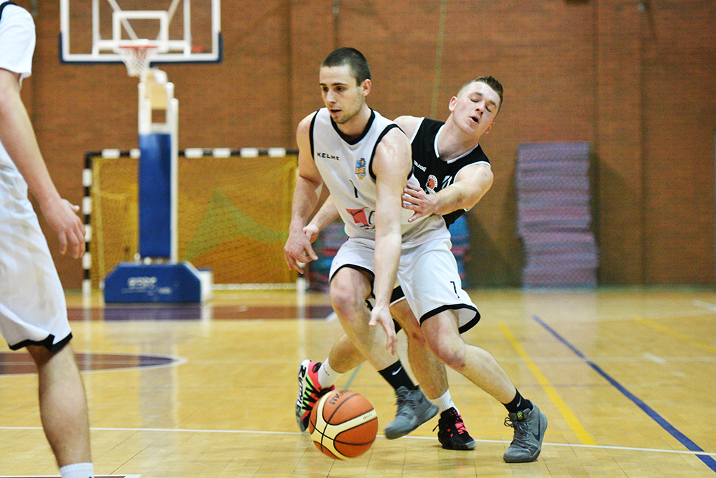 Basket Legnica przegrał we własnej hali ze Szczawnem Zdrój