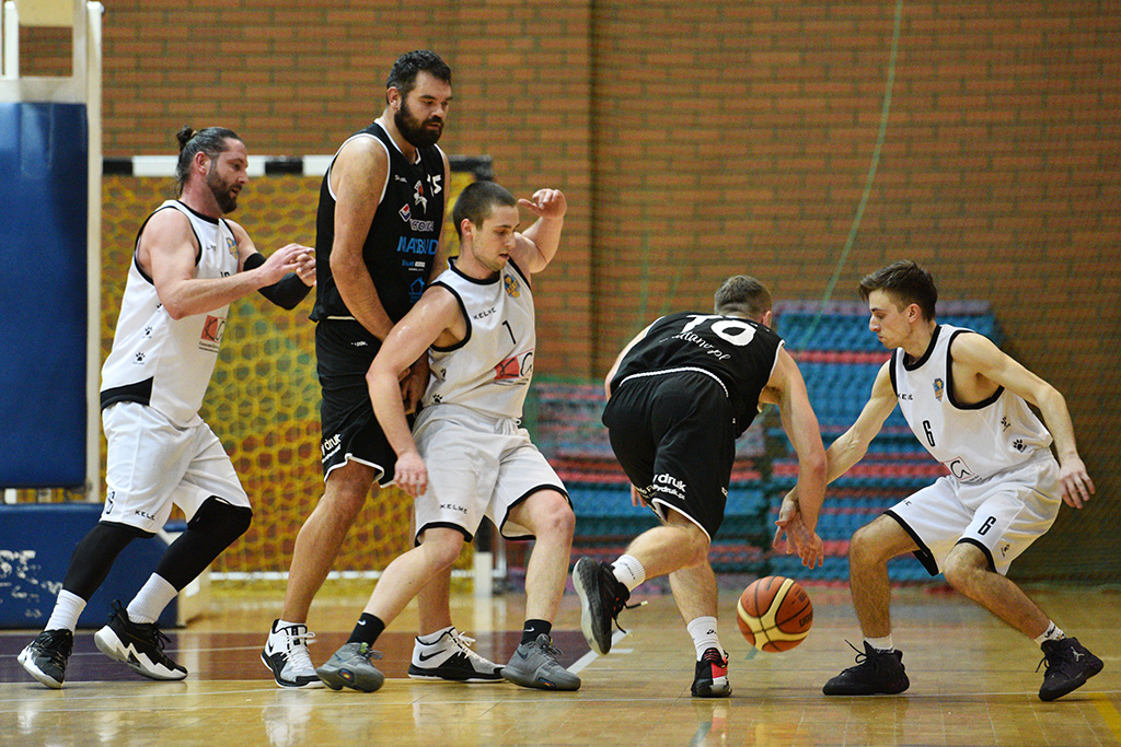 Basket Legnica przegrał we własnej hali ze Szczawnem Zdrój
