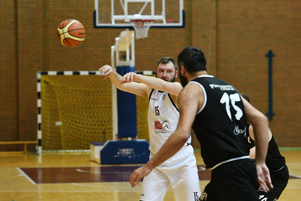 Basket Legnica przegrał we własnej hali ze Szczawnem Zdrój