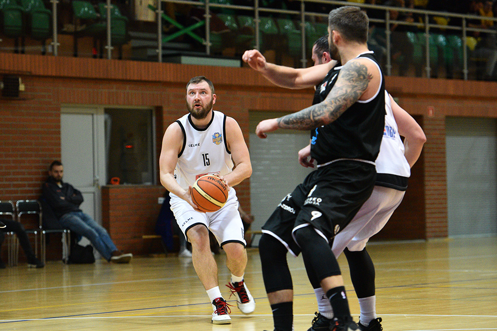 Basket Legnica przegrał we własnej hali ze Szczawnem Zdrój
