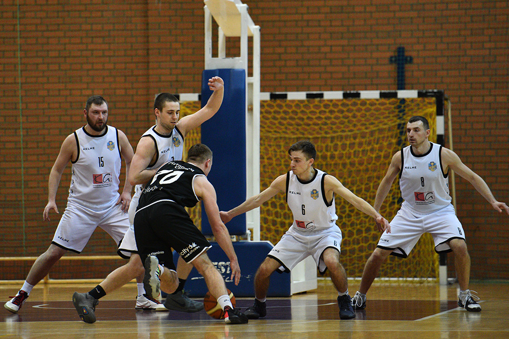 Basket Legnica przegrał we własnej hali ze Szczawnem Zdrój