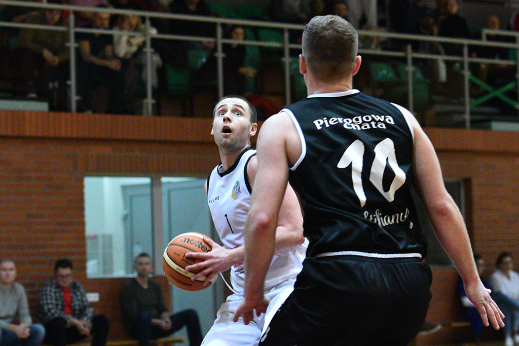 Basket Legnica przegrał we własnej hali ze Szczawnem Zdrój