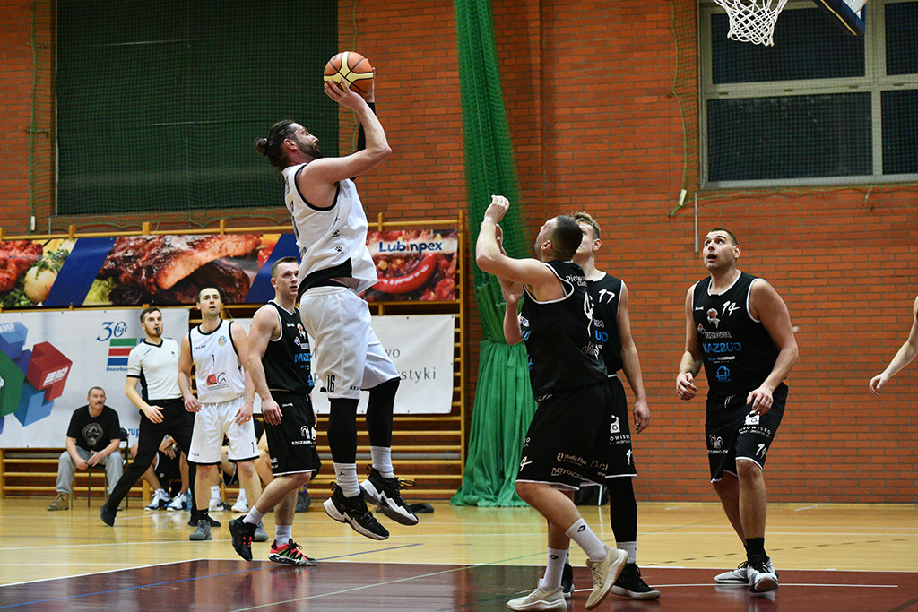Basket Legnica przegrał we własnej hali ze Szczawnem Zdrój