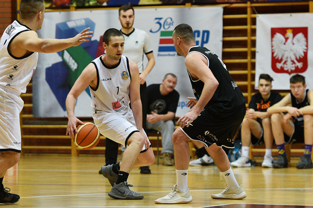 Basket Legnica przegrał we własnej hali ze Szczawnem Zdrój