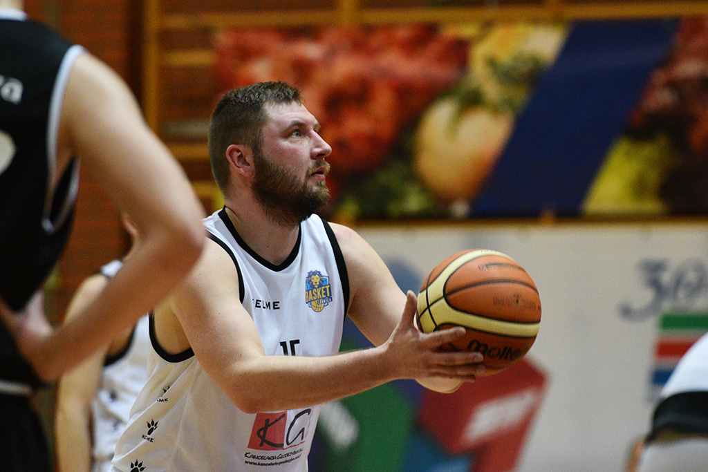 Basket Legnica przegrał we własnej hali ze Szczawnem Zdrój