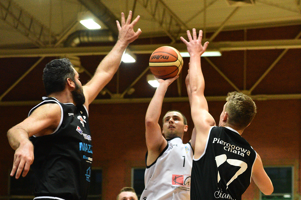 Basket Legnica przegrał we własnej hali ze Szczawnem Zdrój