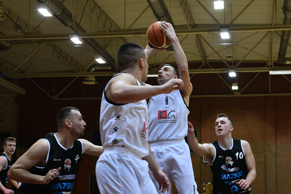 Basket Legnica przegrał we własnej hali ze Szczawnem Zdrój