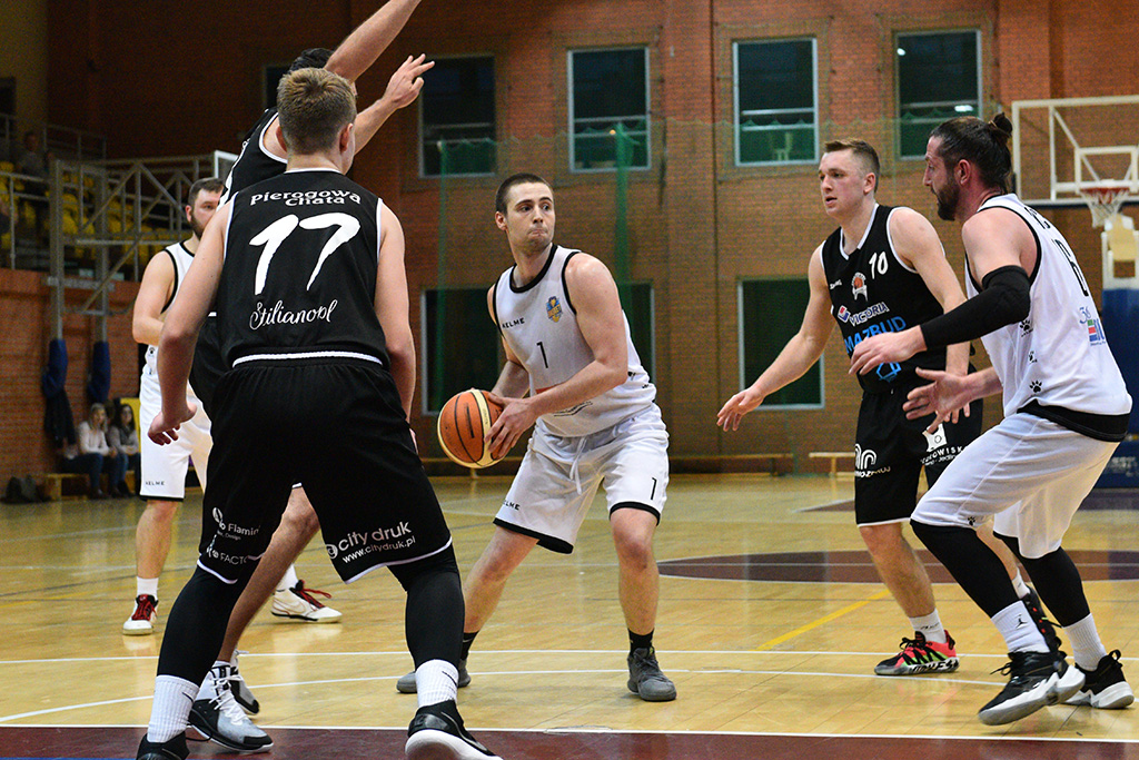 Basket Legnica przegrał we własnej hali ze Szczawnem Zdrój