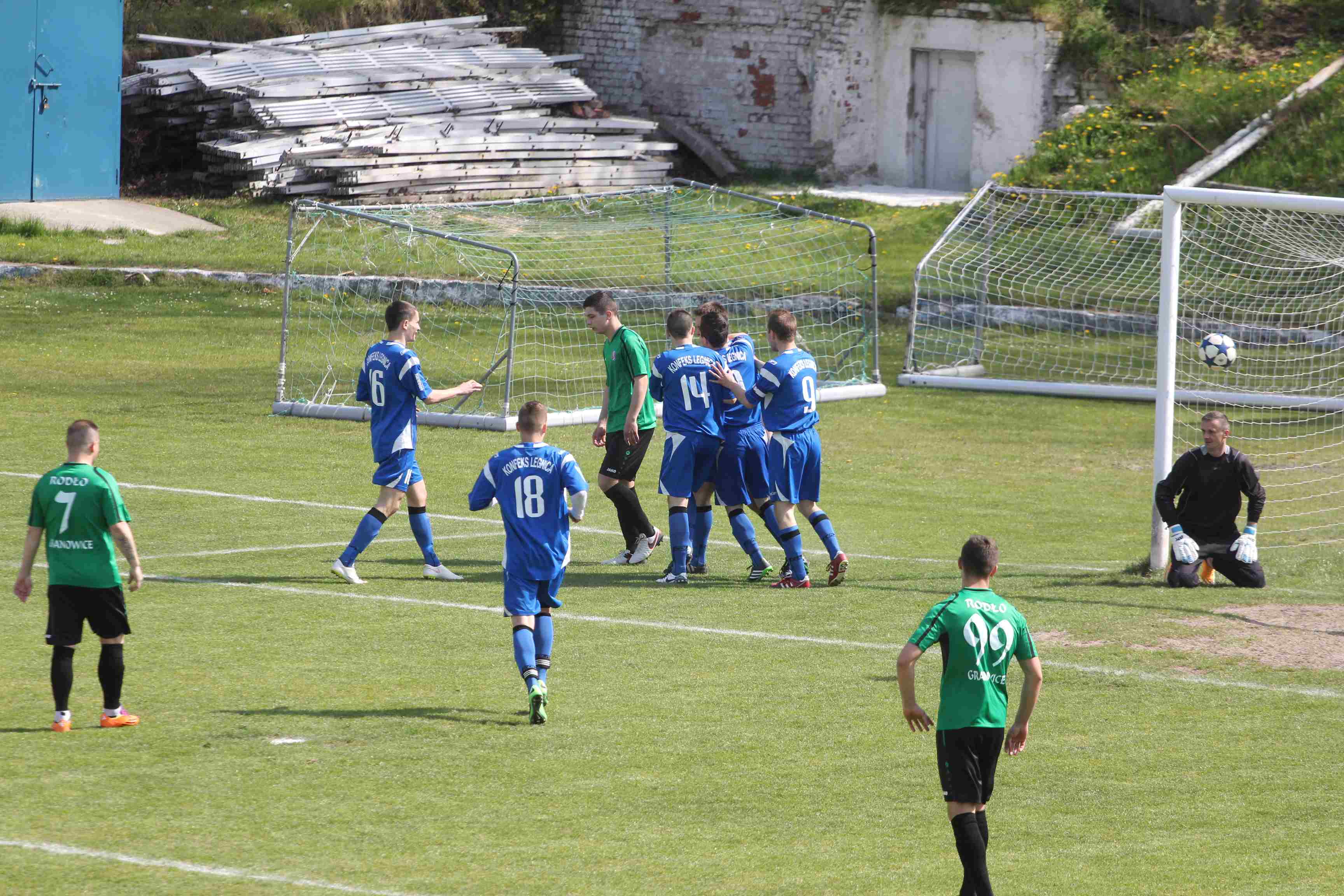 Piętnaście lat z Konfeksem Legnica na piłkarskich boiskach