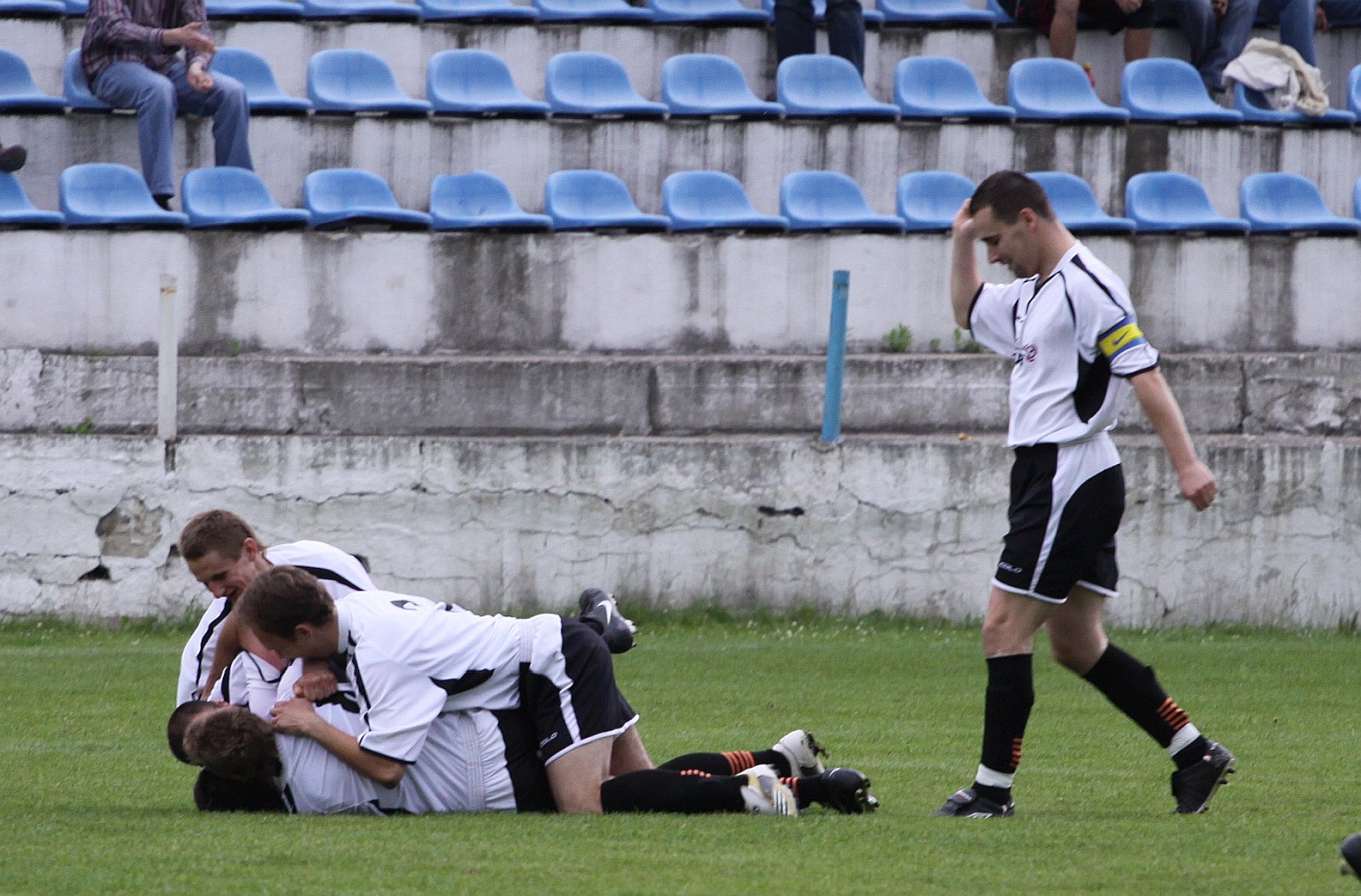 Piętnaście lat z Konfeksem Legnica na piłkarskich boiskach