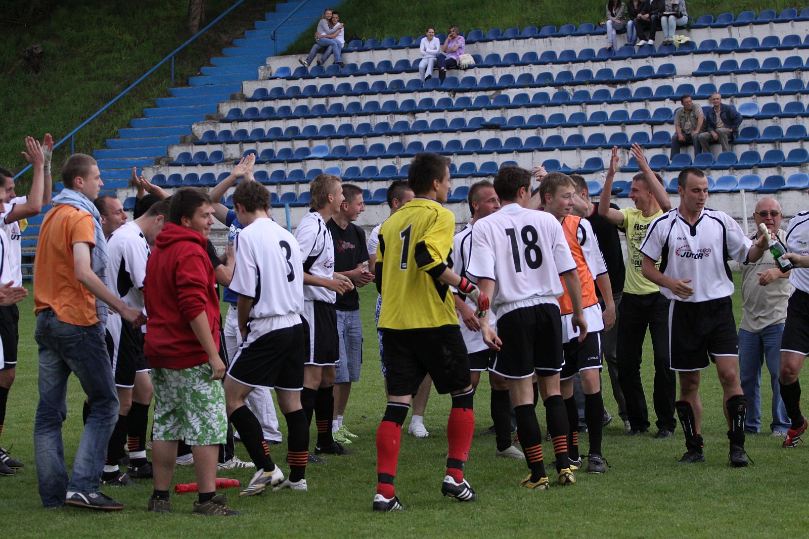 Piętnaście lat z Konfeksem Legnica na piłkarskich boiskach