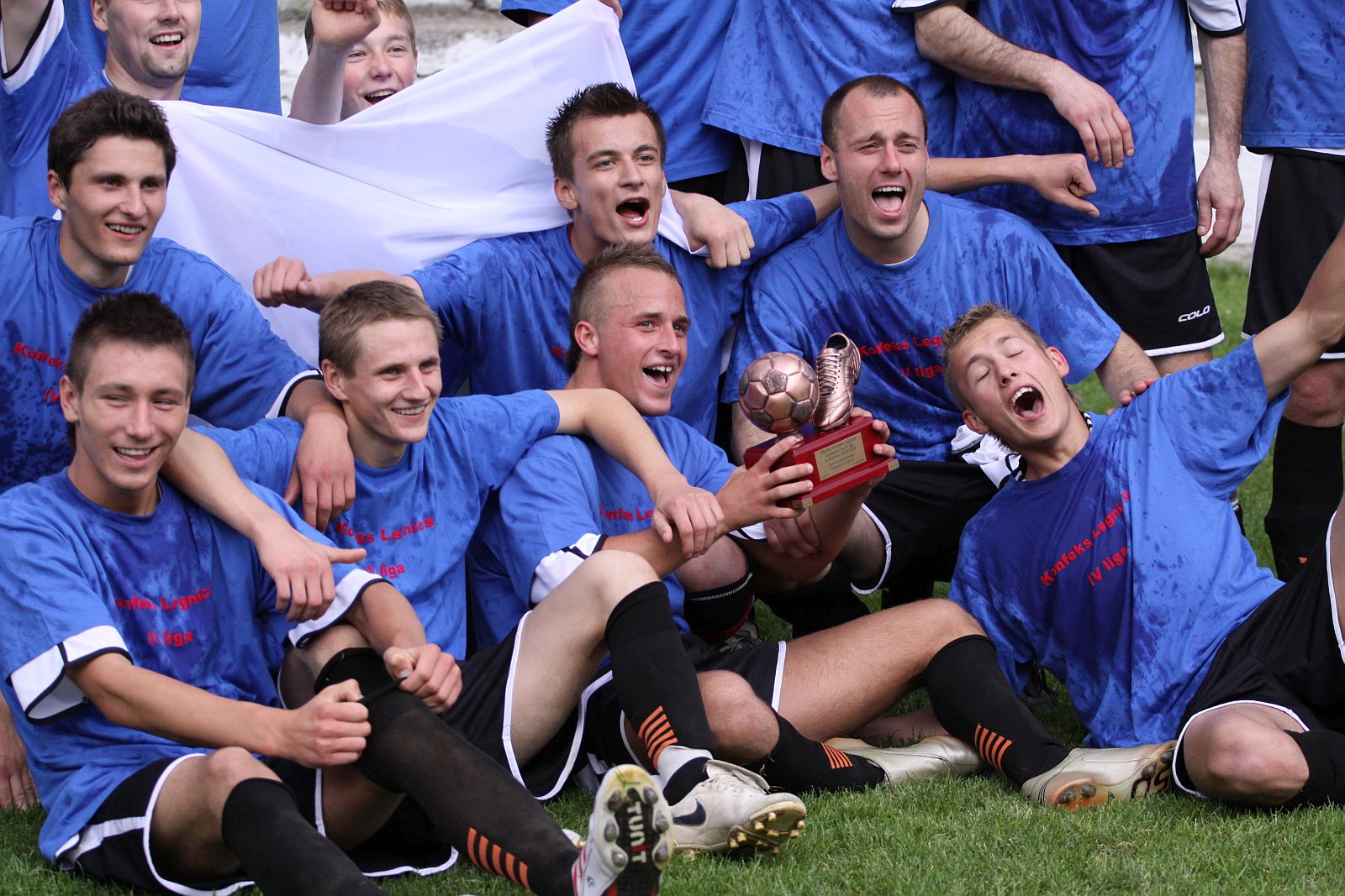 Piętnaście lat z Konfeksem Legnica na piłkarskich boiskach