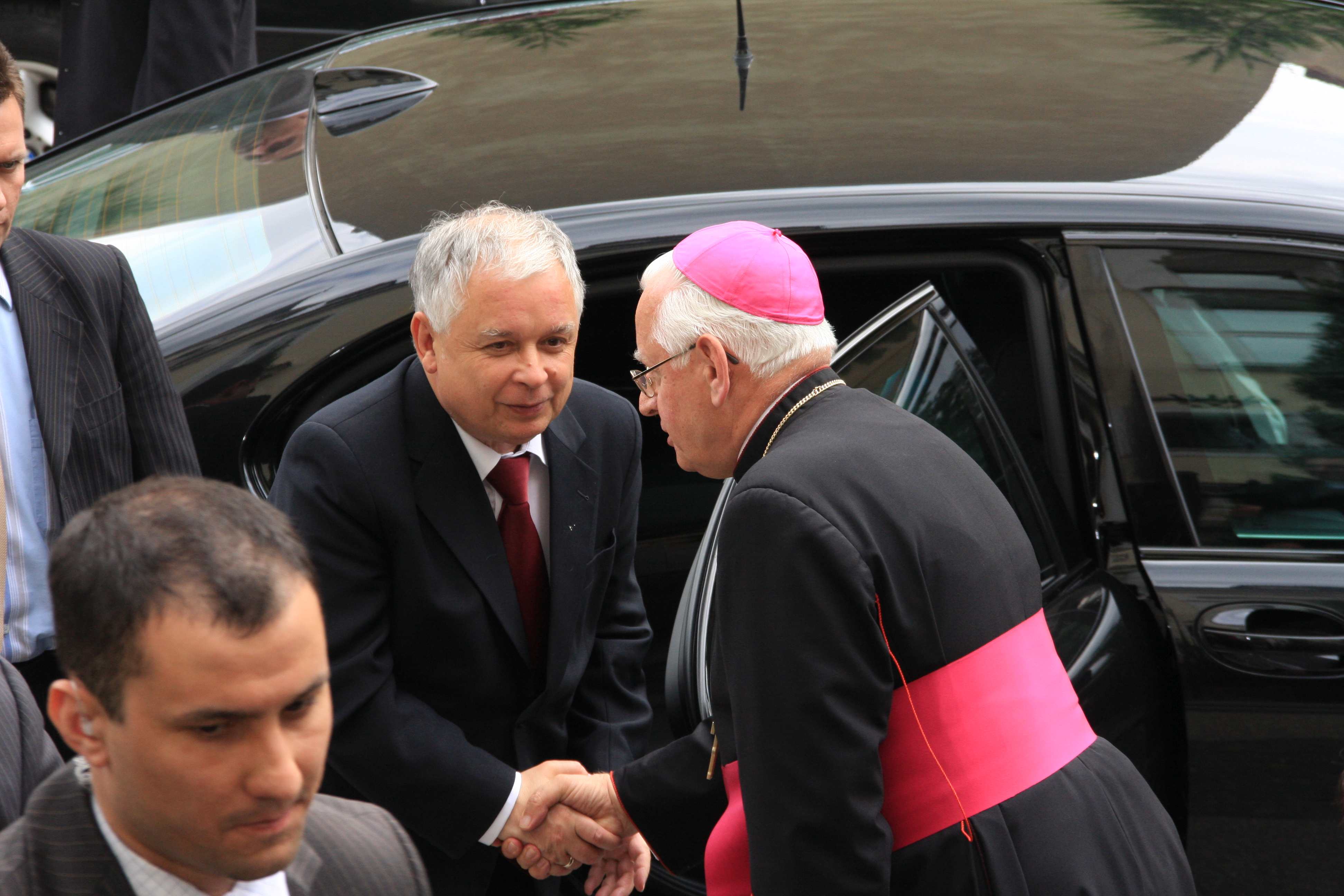 Dziesięć lat temu w katastrofie smoleńskiej zginął Prezydent RP