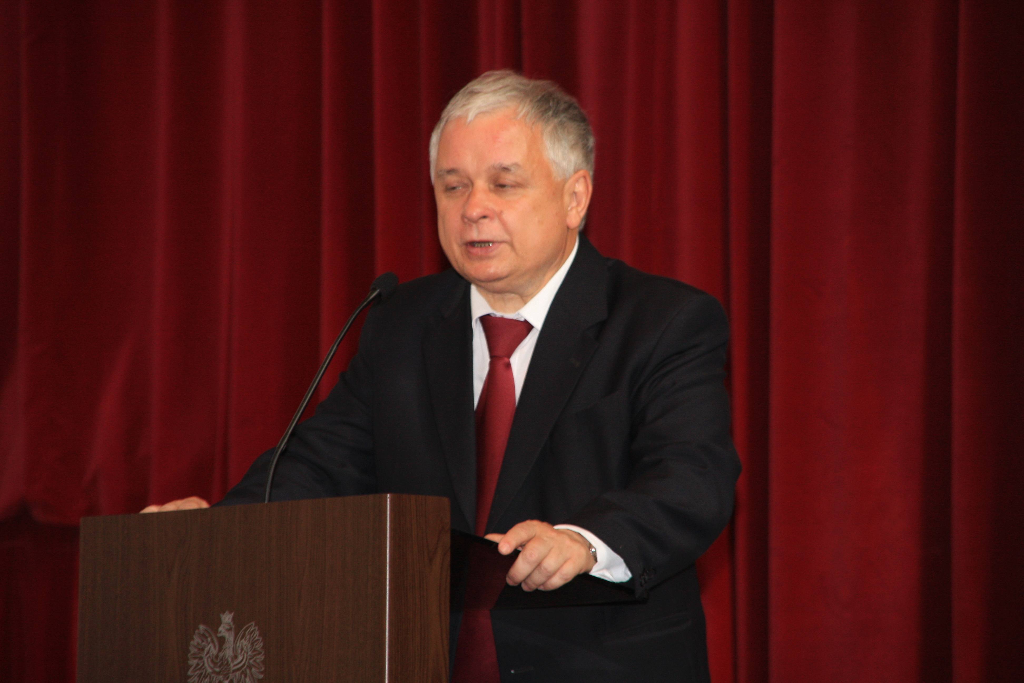 Dziesięć lat temu w katastrofie smoleńskiej zginął Prezydent RP