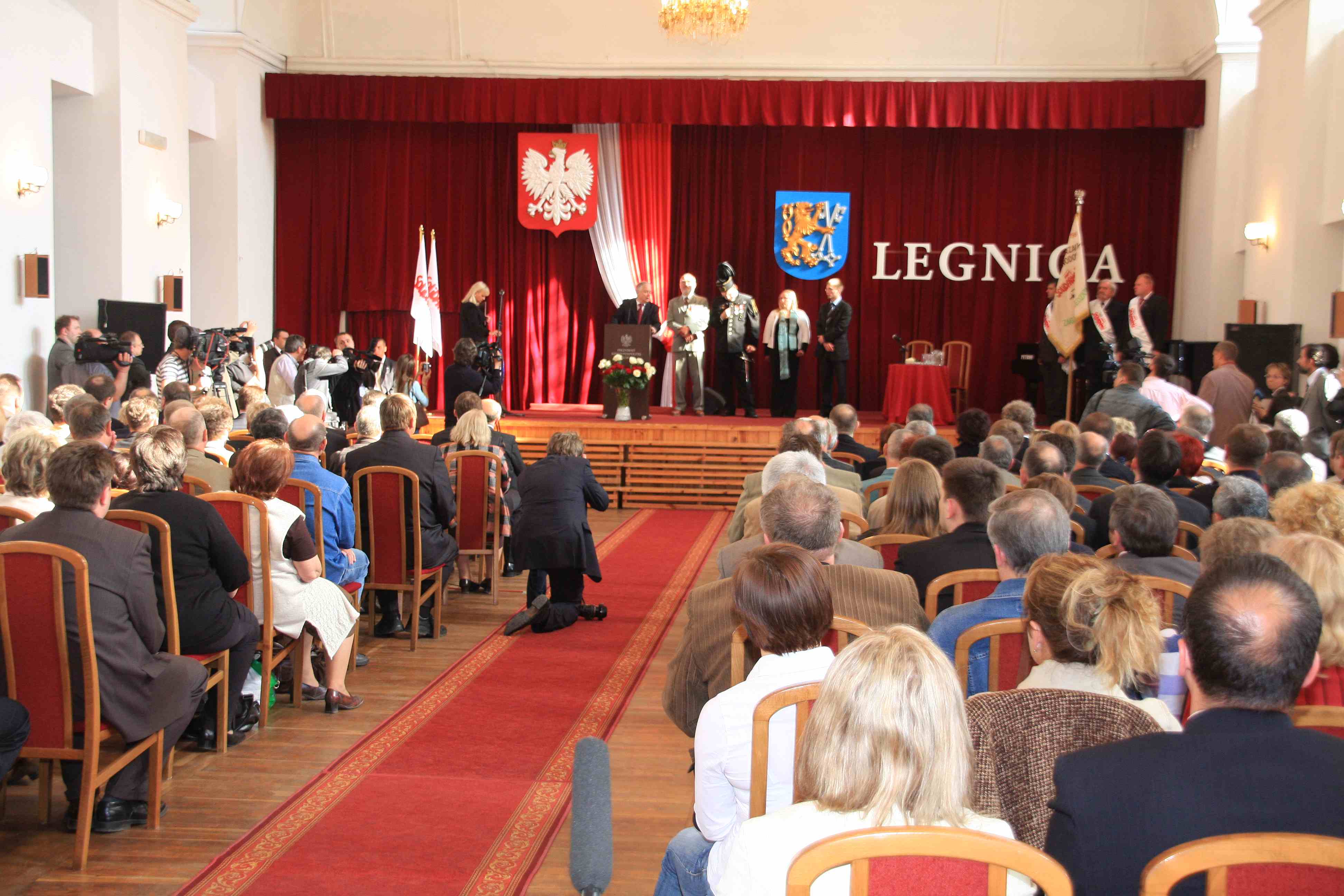 Dziesięć lat temu w katastrofie smoleńskiej zginął Prezydent RP