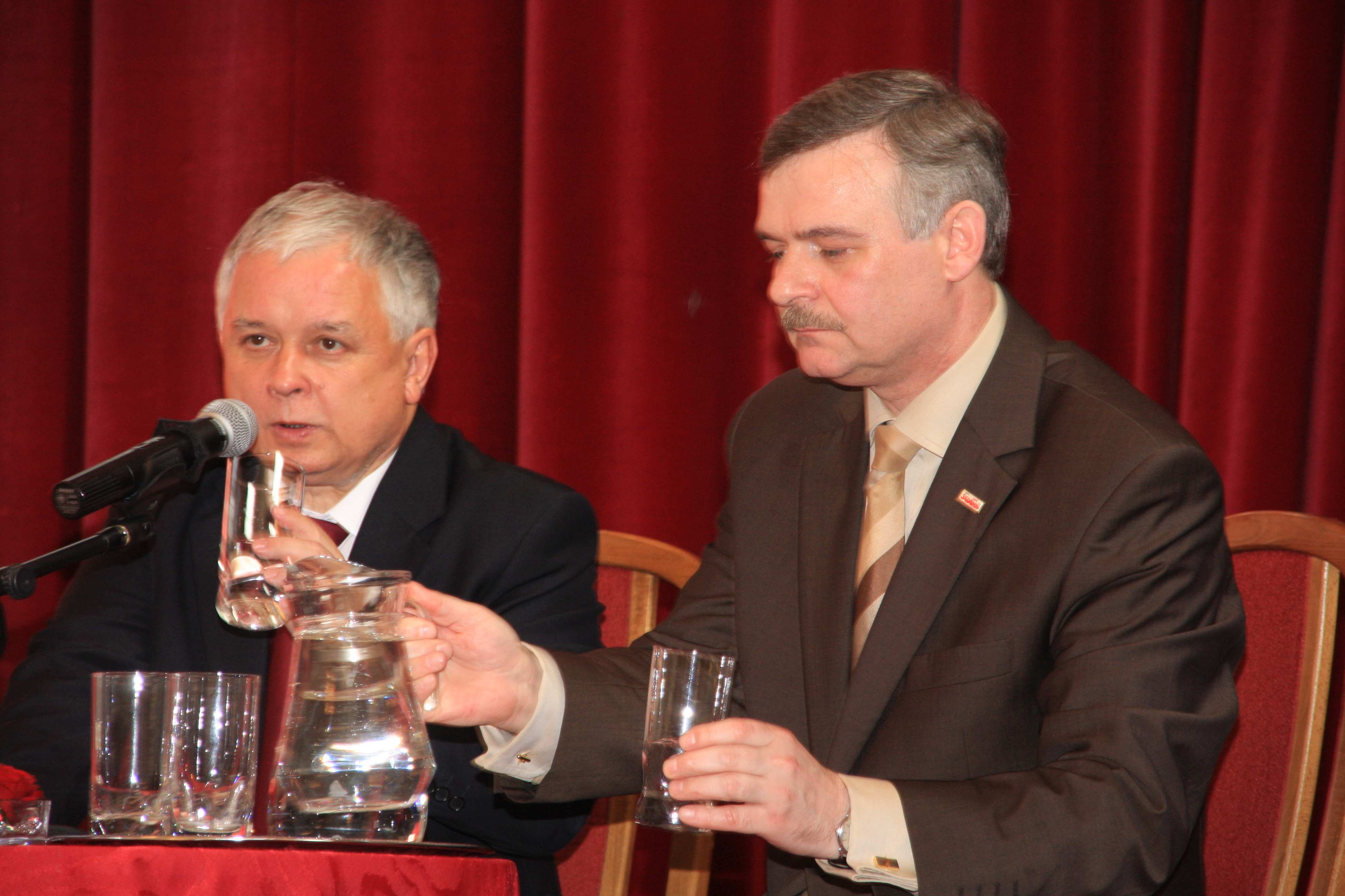 Dziesięć lat temu w katastrofie smoleńskiej zginął Prezydent RP