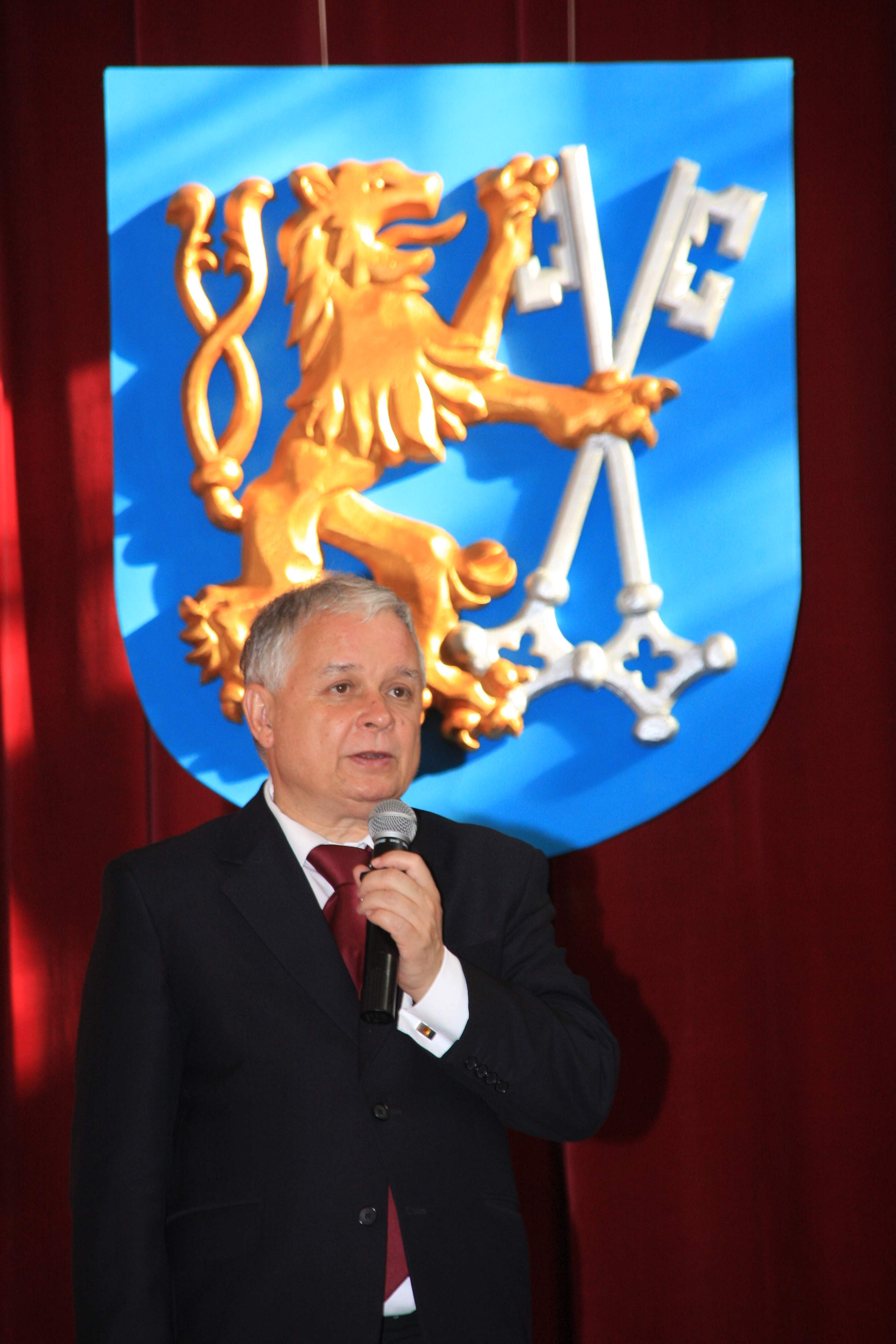 Dziesięć lat temu w katastrofie smoleńskiej zginął Prezydent RP
