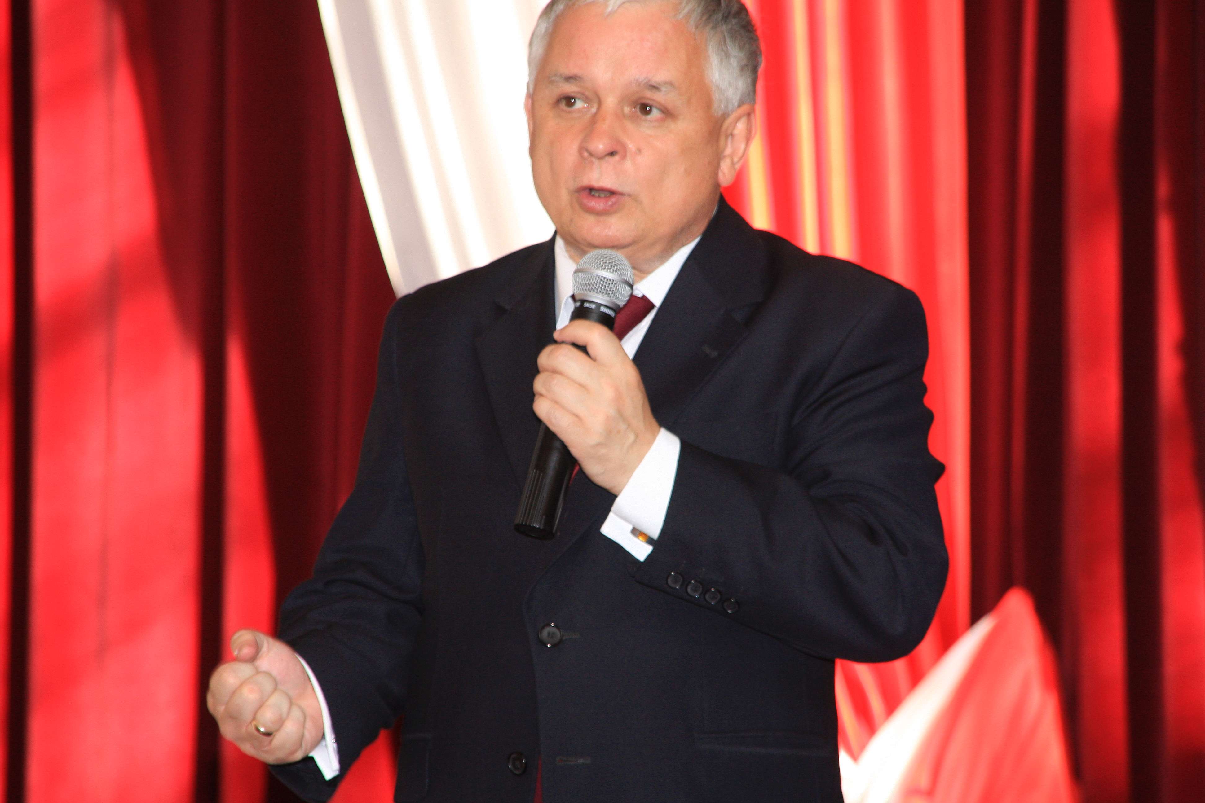 Dziesięć lat temu w katastrofie smoleńskiej zginął Prezydent RP