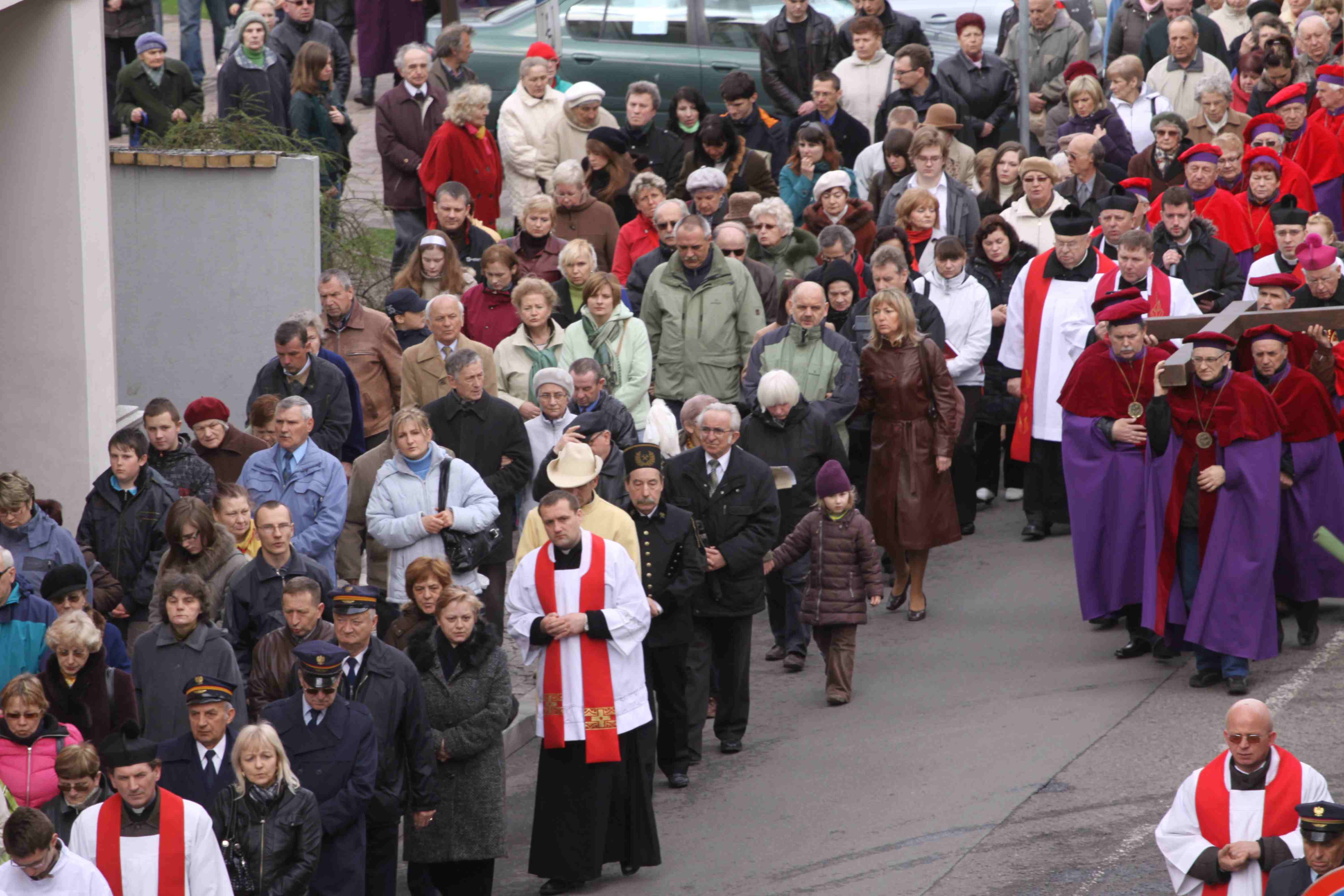Wielki Piątek. W tym roku bez Drogi Krzyżowej po ulicach Legnicy