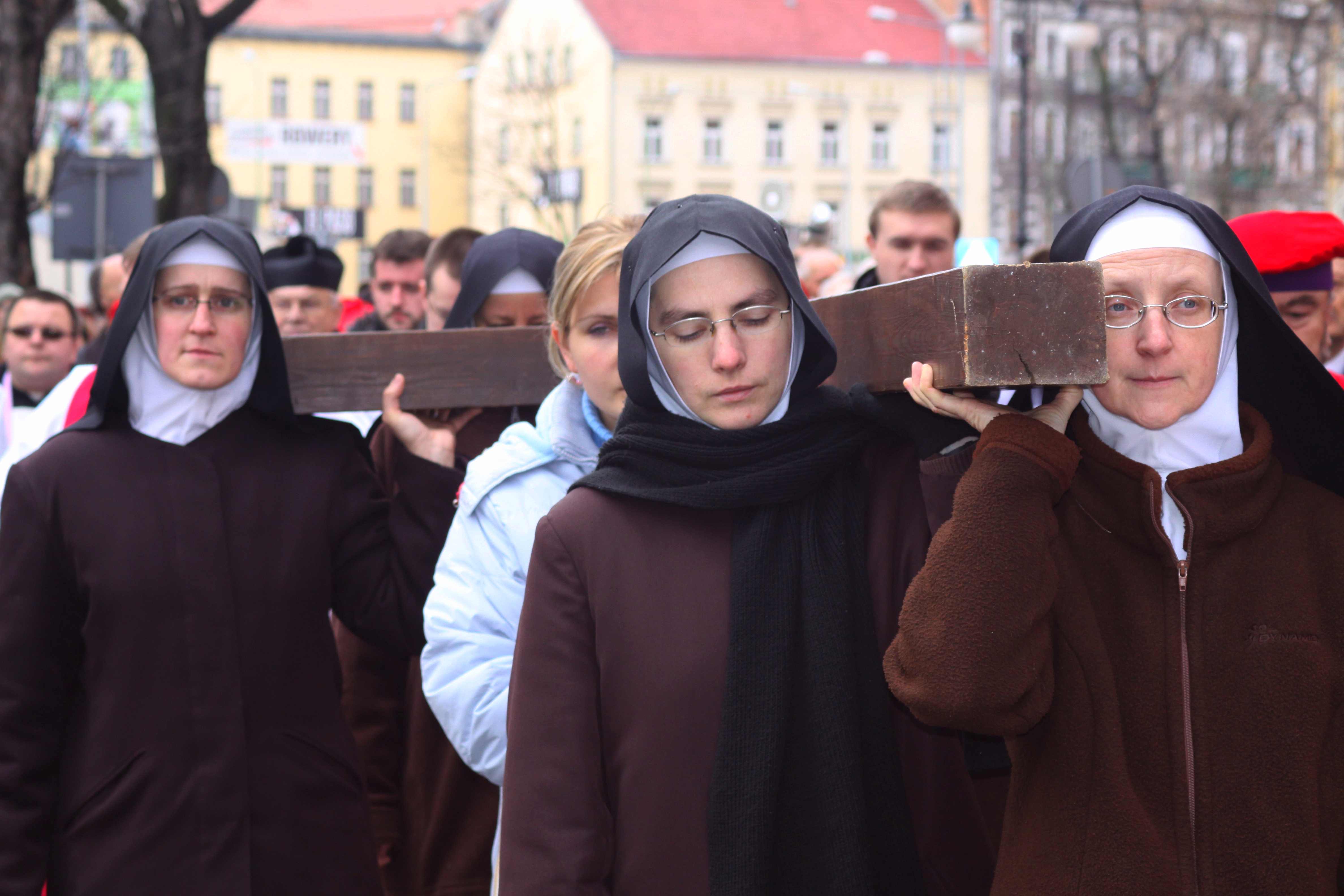 Wielki Piątek. W tym roku bez Drogi Krzyżowej po ulicach Legnicy