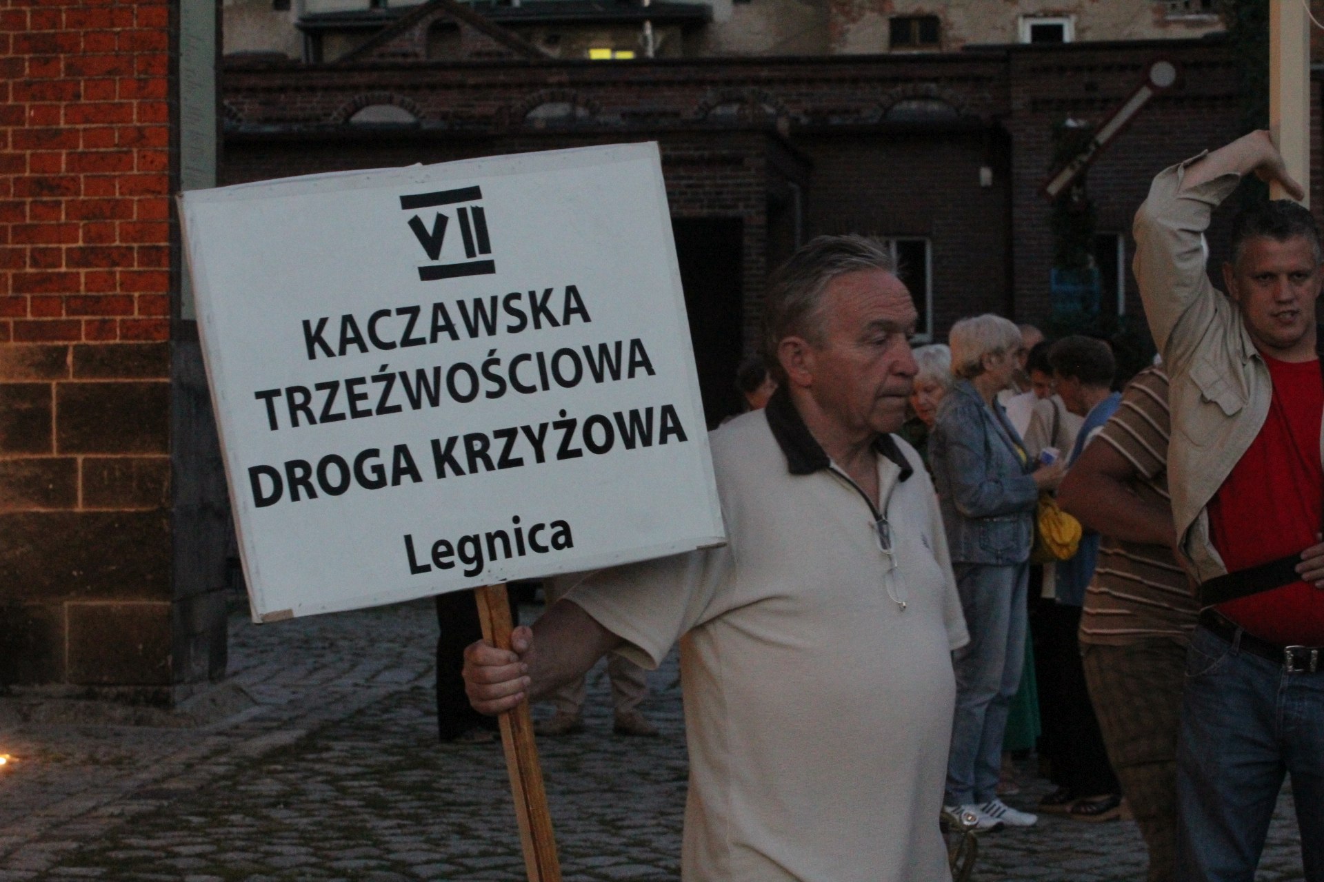 Wielki Piątek. W tym roku bez Drogi Krzyżowej po ulicach Legnicy